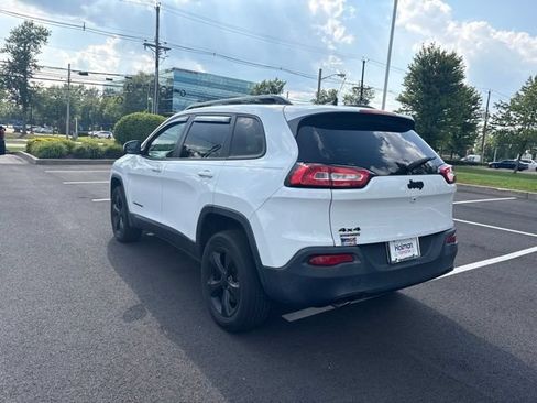 Used 2015 Jeep Cherokee Latitude w/ Cold Weather Group AWD/4WD image 5