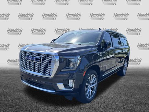 Used 2023 GMC Yukon XL Denali AWD/4WD image 5