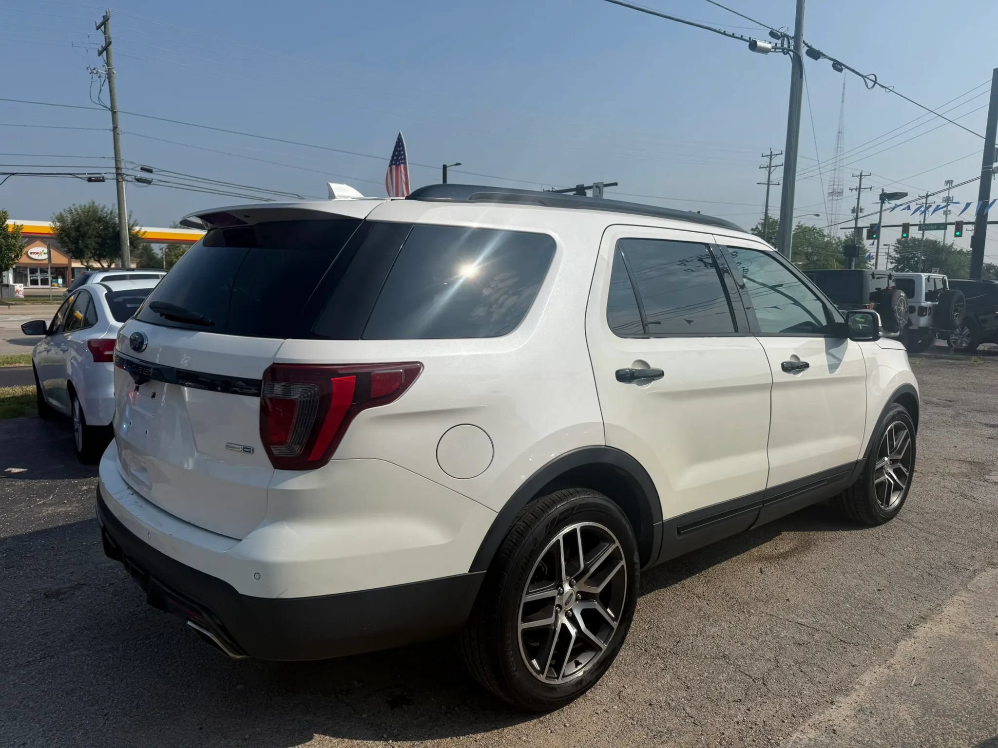 Used 2016 Ford Explorer Sport w/ Equipment Group 401A AWD/4WD image 3