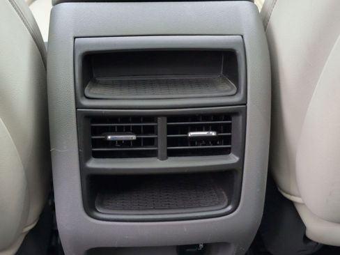 Used 2017 Cadillac XT5 Premium Luxury image 32