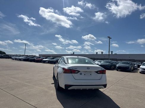 Certified 2024 Nissan Altima 2.5 SV FWD image 17