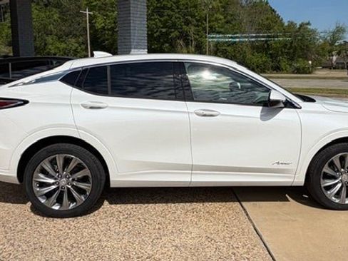New 2026 Buick Envista Avenir FWD image 2
