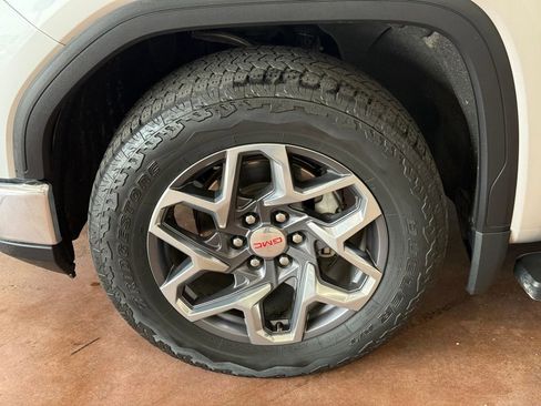 Used 2022 GMC Sierra 1500 SLT w/ X31 Off-Road Package image 23