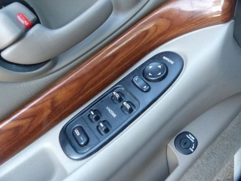 Used 2003 Buick Le Sabre Custom w/ Best Seller Package image 18