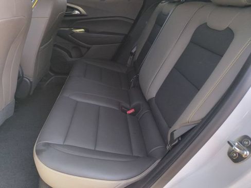 Used 2024 Chevrolet Trax ACTIV w/ Sunroof Package FWD image 15