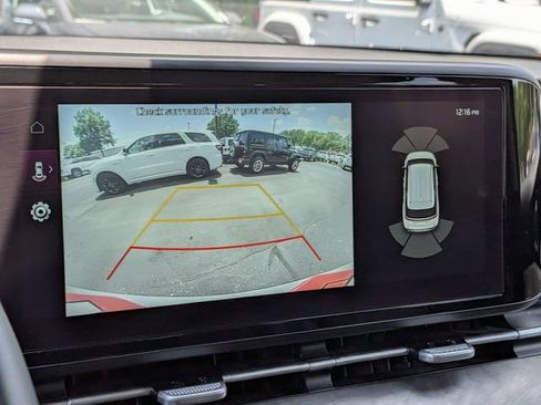 Used 2023 Kia Carnival EX FWD image 24