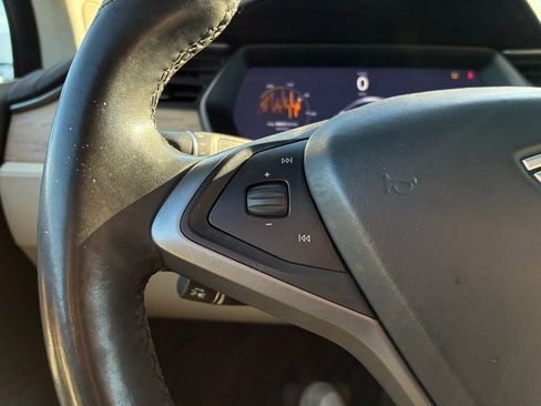 Used 2019 Tesla Model X image 12