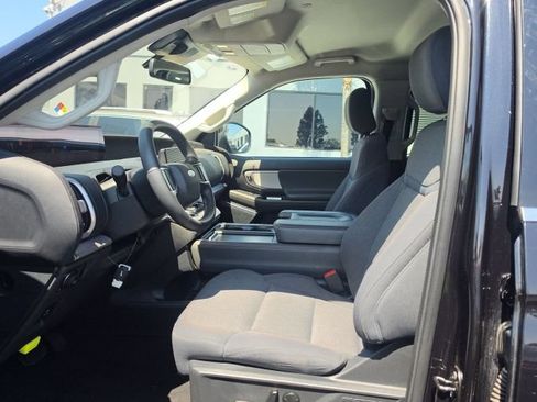 Used 2025 Ford Expedition Max Active AWD/4WD image 5