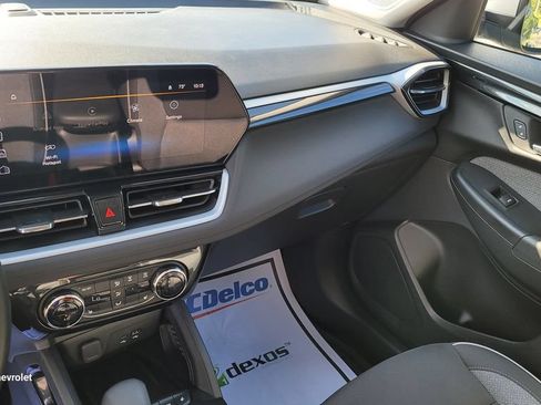 Used 2025 Chevrolet TrailBlazer LT w/ Convenience Package FWD image 21