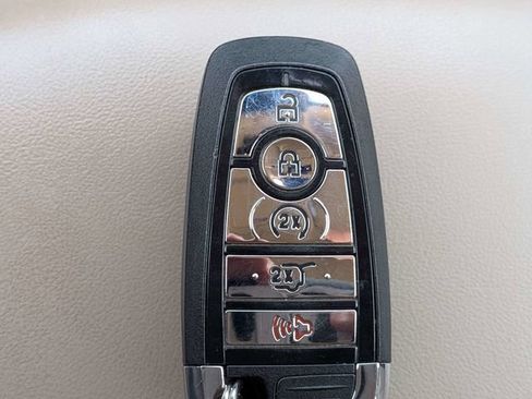 Used 2021 Lincoln Corsair AWD image 31