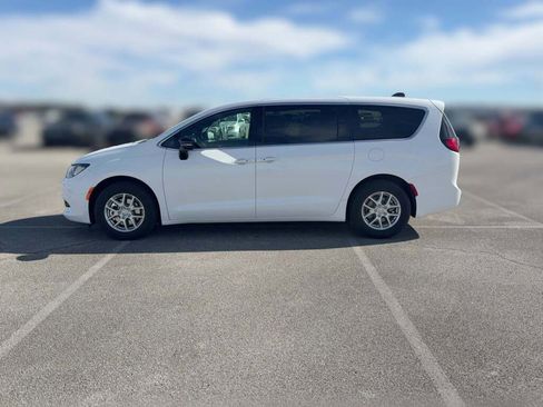 New 2026 Chrysler Voyager LX image 6