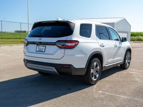 Used 2025 Honda Pilot EX-L image 4