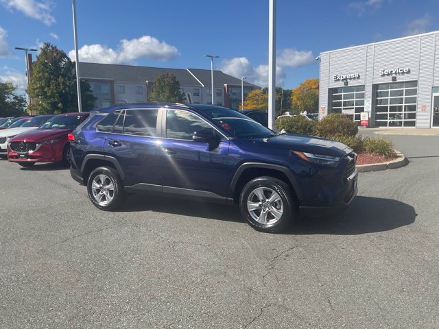 Used 2025 Toyota RAV4 XLE AWD/4WD image 3