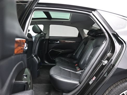 Used 2018 Kia Cadenza Technology image 10