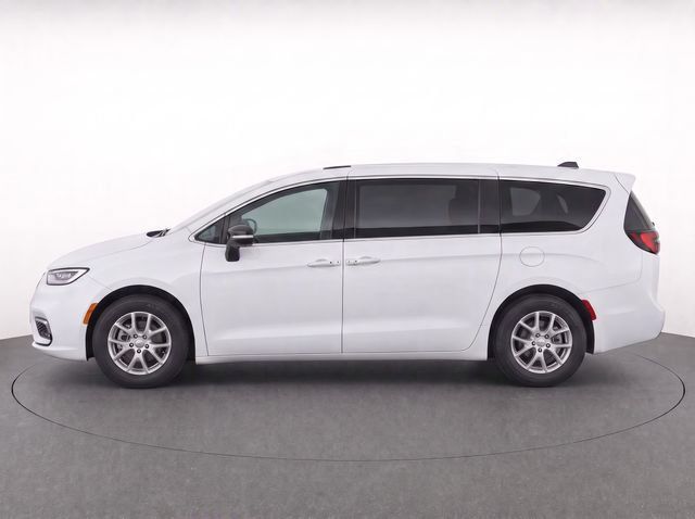 Used 2025 Chrysler Pacifica Select FWD image 4