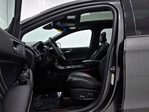 Used 2019 Ford Edge ST w/ Convenience Package AWD/4WD image 5