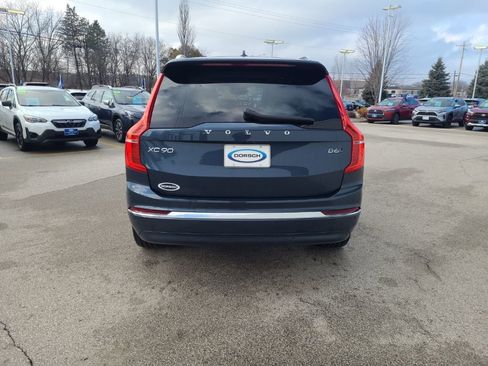 Used 2023 Volvo XC90 B6 Plus image 4