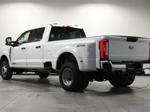 Used 2024 Ford F350 4x4 Crew Cab DRW Super Duty image 6