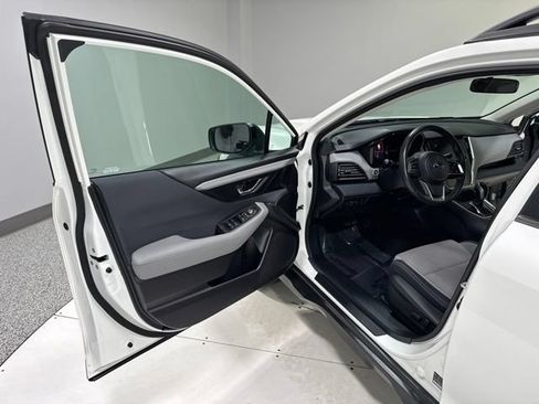 Used 2023 Subaru Outback Premium AWD/4WD image 9