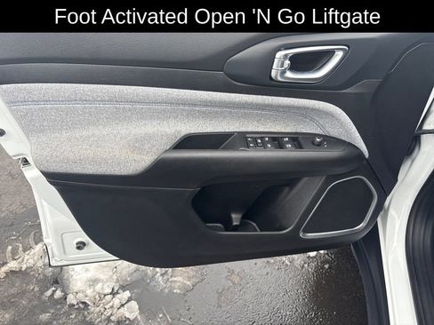 Certified 2022 Jeep Compass Latitude w/ Convenience Group image 13