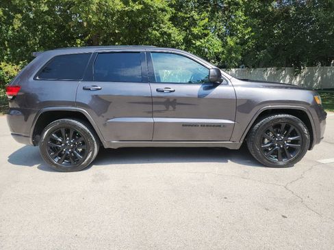 Used 2021 Jeep Grand Cherokee Laredo X image 8