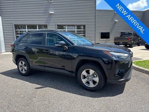 Used 2024 Toyota RAV4 XLE AWD/4WD image 2
