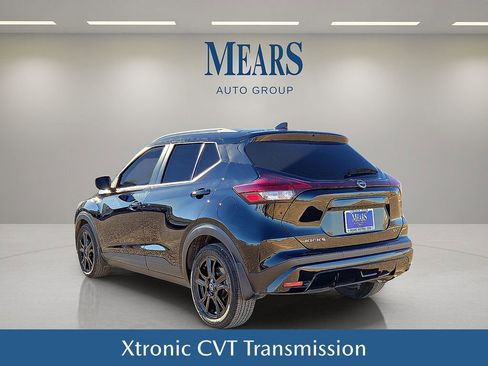 Used 2023 Nissan Kicks SV image 4