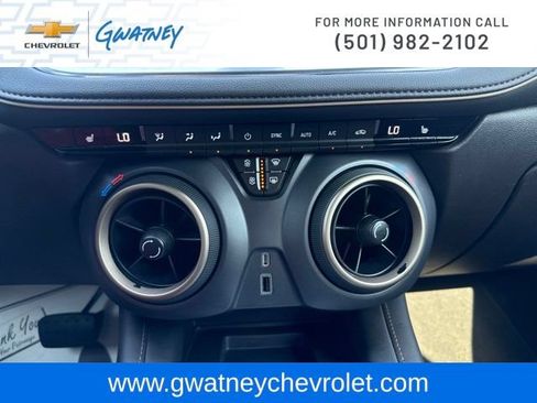 Used 2023 Chevrolet Blazer Premier FWD image 18