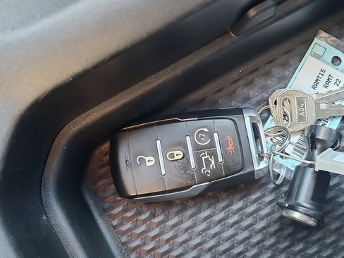 Used 2022 RAM 1500 Laramie image 31