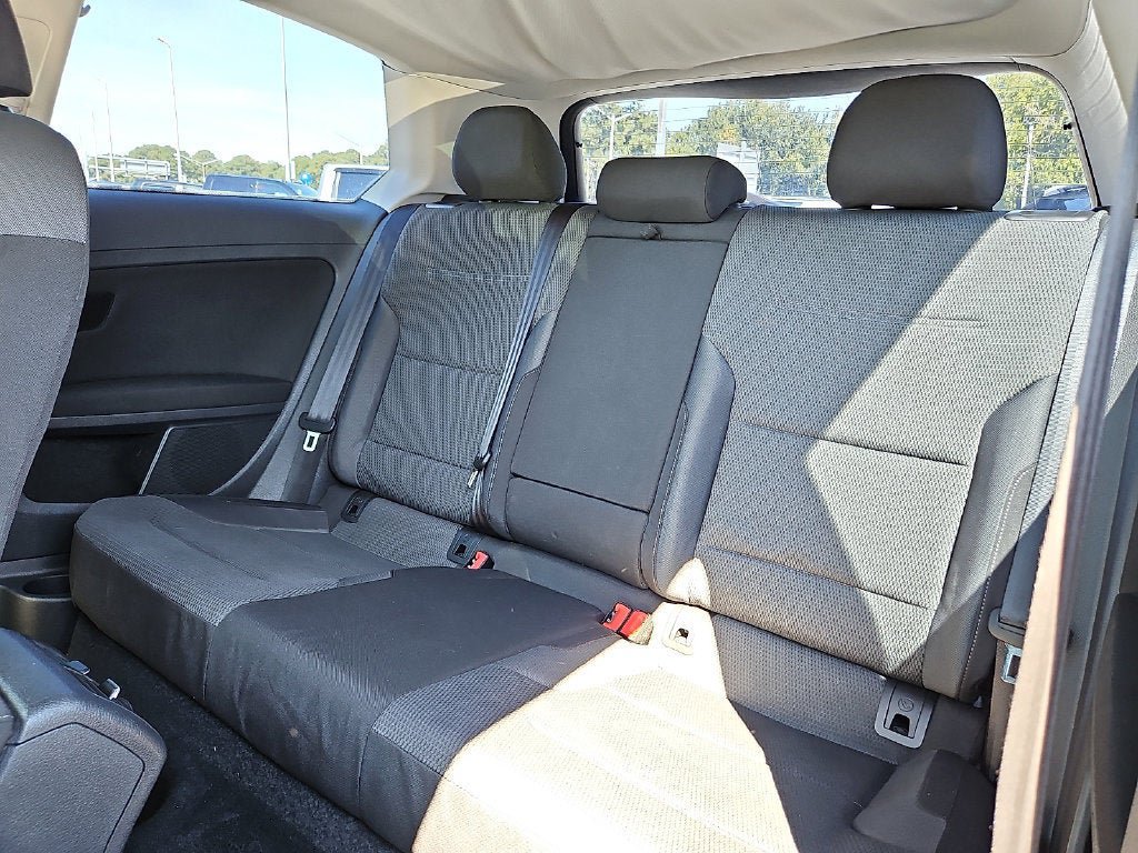 Used 2015 Volkswagen Golf Launch Edition FWD image 14