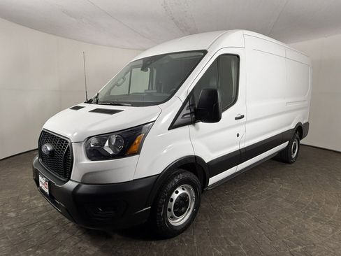 Used 2025 Ford Transit 250 148 Medium Roof RWD image 3