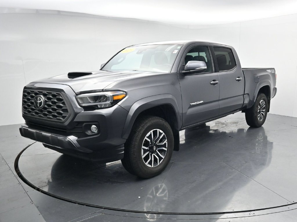 Used 2023 Toyota Tacoma TRD Sport w/ TRD Premium Sport Package AWD/4WD image 4