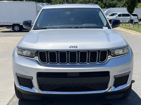 Used 2022 Jeep Grand Cherokee L Limited RWD image 4