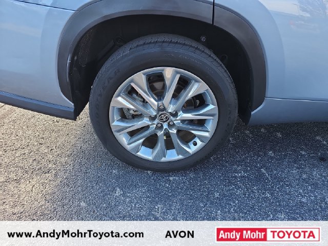 Used 2023 Toyota Highlander Limited FWD image 21
