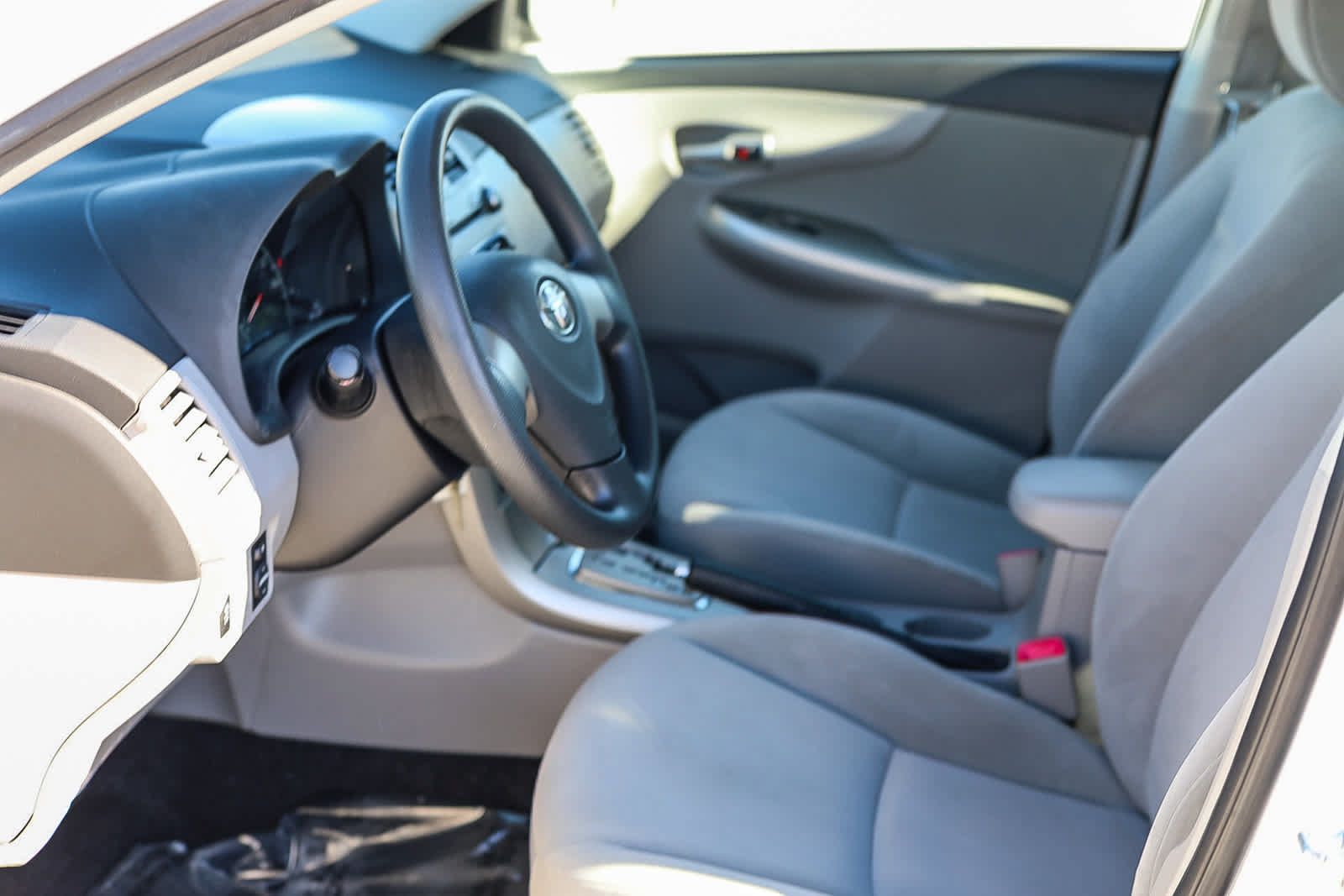 Used 2011 Toyota Corolla LE FWD image 17