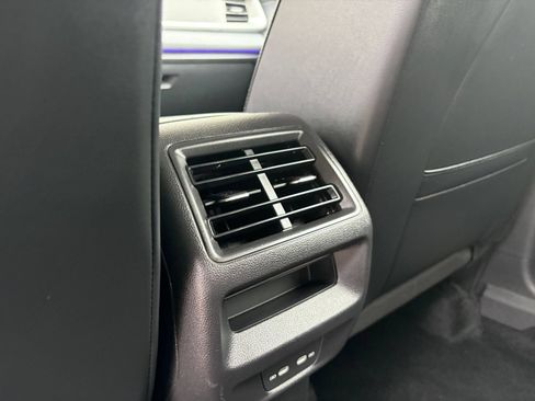 Used 2026 Volkswagen Tiguan SE FWD image 20