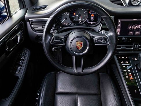 Used 2022 Porsche Macan image 19