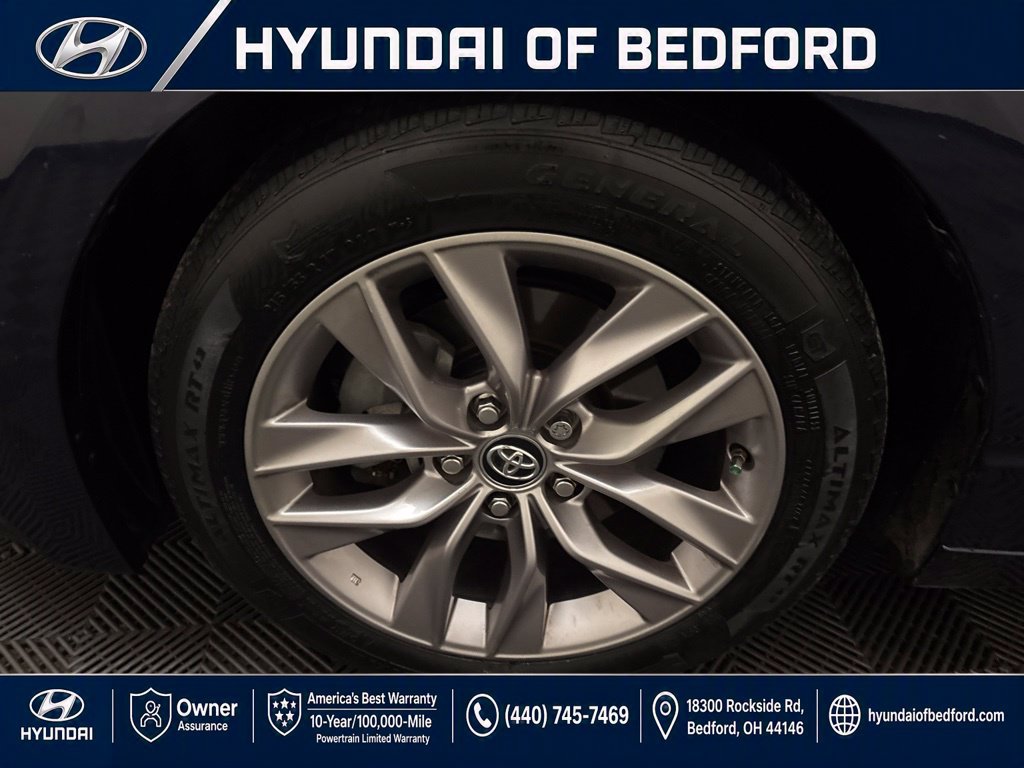 Used 2019 Toyota Avalon XLE w/ Moonroof Package FWD image 31