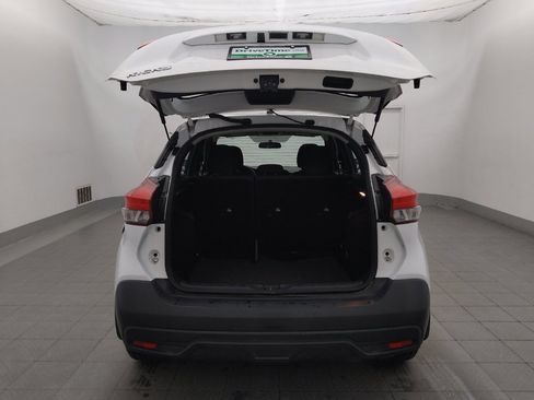 Used 2019 Nissan Kicks S FWD image 29