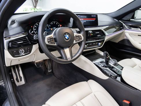 Used 2019 BMW 540i w/ M Sport Package RWD image 6