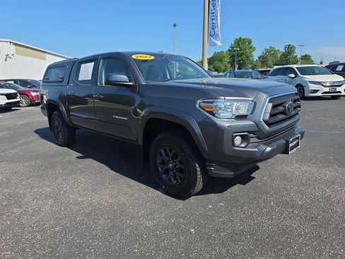 Used 2022 Toyota Tacoma SR5 AWD/4WD image 5