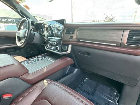Used 2024 Ford Expedition Max Limited image 30