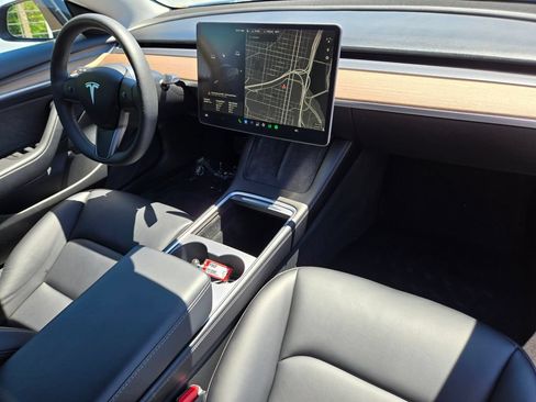 Used 2021 Tesla Model 3 Standard Range Plus RWD image 10