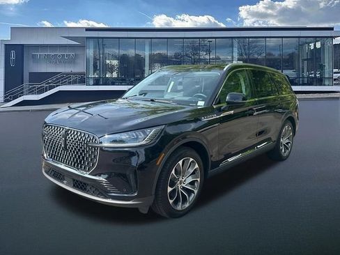 New 2026 Lincoln Aviator Reserve w/ Luxury Package RWD image 3