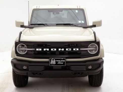 Used 2025 Ford Bronco Outer Banks image 5