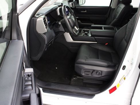 Used 2024 Toyota Tundra Limited AWD/4WD image 16