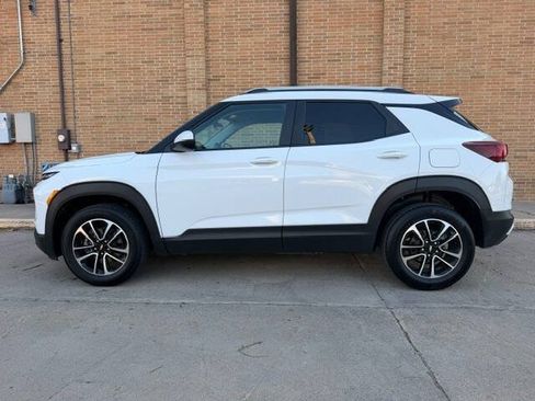 Used 2025 Chevrolet TrailBlazer LT AWD/4WD image 18
