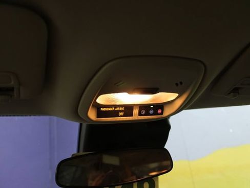 Used 2024 Chevrolet Trax LT w/ Driver Confidence Package FWD image 18