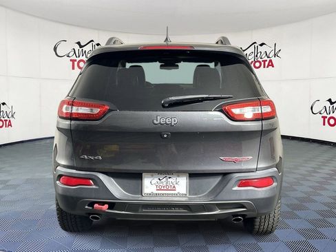 Used 2016 Jeep Cherokee Trailhawk w/ Comfort/Convenience Group AWD/4WD image 6