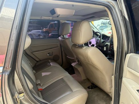 Used 2006 Jeep Grand Cherokee Limited image 16
